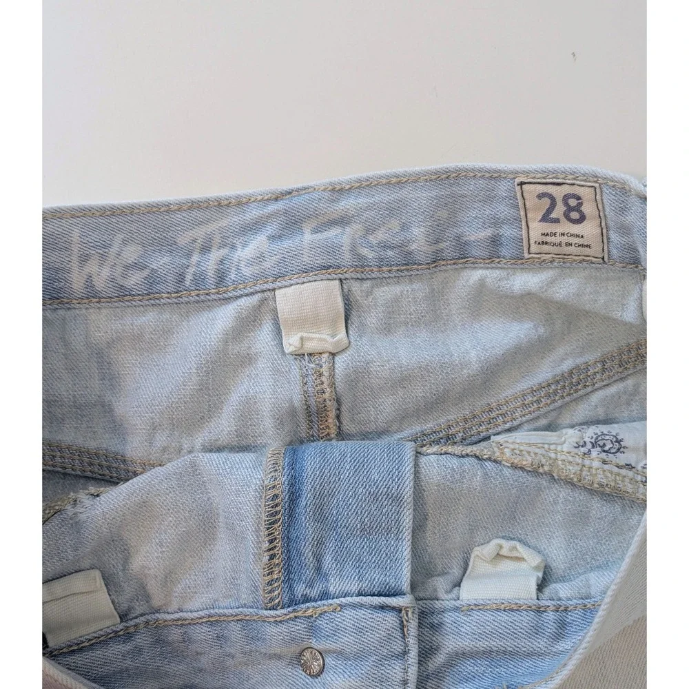 We The Free Free People Light Wash Pleated Denim Mini Skirt Raw Hem Size 28